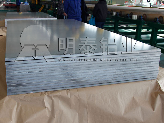機(jī)箱機(jī)柜用5052鋁板多少錢一噸，明泰優(yōu)惠報(bào)價(jià)分析